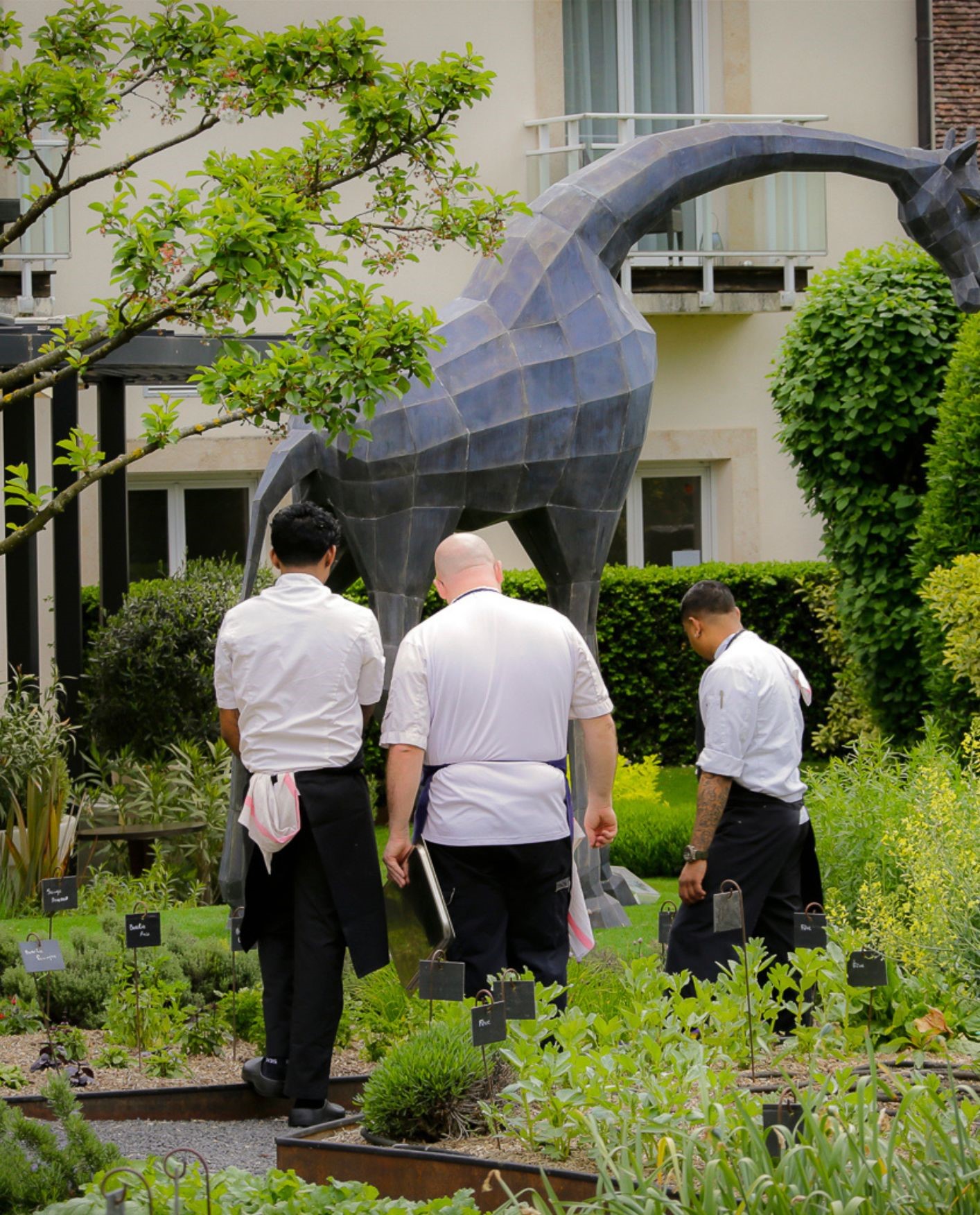 Jardin-sculpture-bourgogne